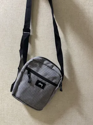 Stussy yelkama sumkasi