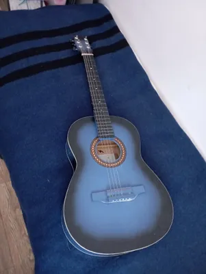 akustik gitara