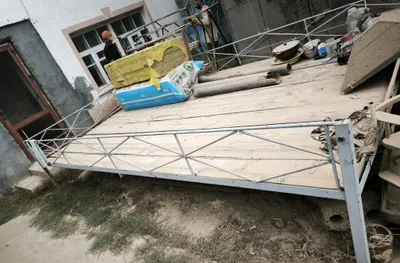 Taxta bilan yig‘iladigan metall tapchan sotiladi 1