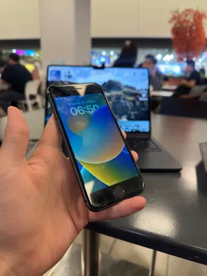 iPhone 8 64 ГБ 1