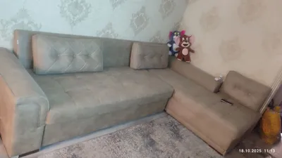 Bo‘limli yoyiladigan burchak divan sotiladi