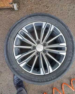Шины 18", 2 шт., 225/55/18, Kumho 1