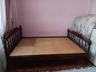 Двуспальная кровать