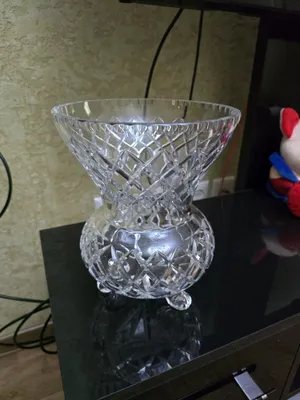 Продам хрустальную вазу 1