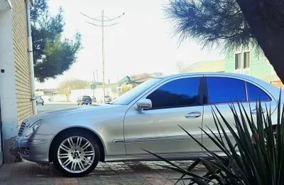 Мерседес-Бенц W211