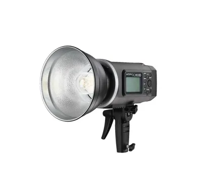 Вспышка Godox 600 BM, использовалась 8 месяцев + зарядное устройство + чехол