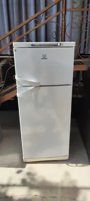 Холодильник Indesit в идеальном состоянии (договоримся о цене) 1
