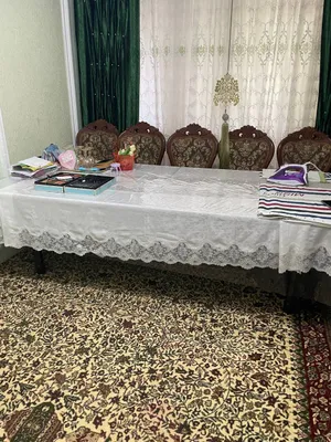 Продаются стол и стулья на 10 человек, состояние очень хорошее 1