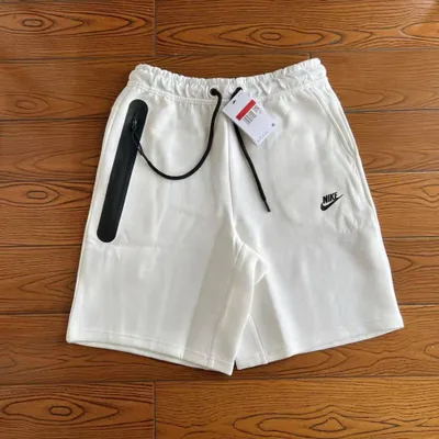 Nike Tech Fleece shortilari 1