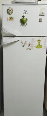 Продаётся холодильник INDESIT 1