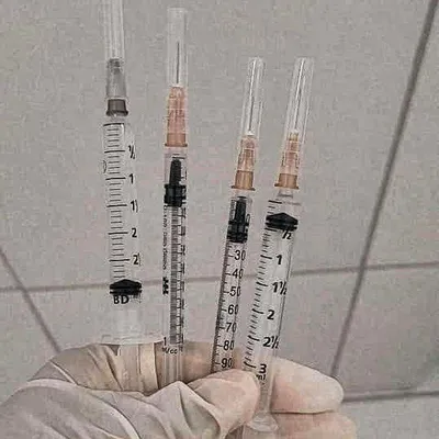 Есть услуги массажа, уколов и капельниц 1