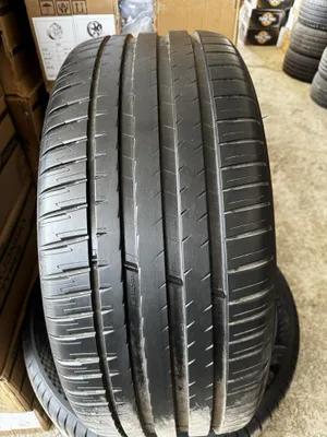 R21 Michelin Pilot Sport 265/45/21 1
