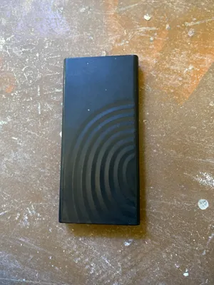 Продаётся powerbank за 100 000 сум, быстро заряжает 1