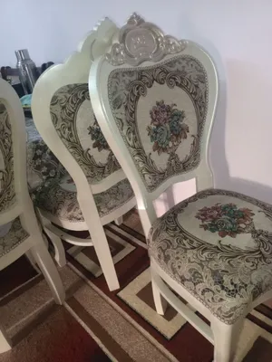 Срочно продаются стол и стулья на 24 человека. 1
