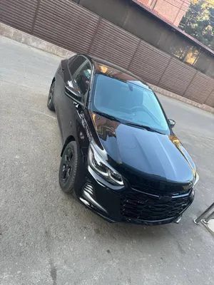 Черная машина onix ltz 1
