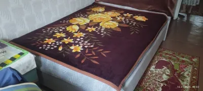 Yaxshi holatdagi ko‘rpa sotiladi.