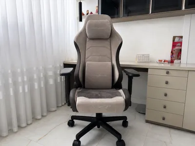 Игровое кресло DXRacer Master 1