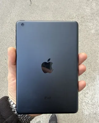 Ipad sotiladi zapchasga 1