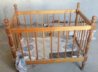 Bolalar karavoti sotiladi