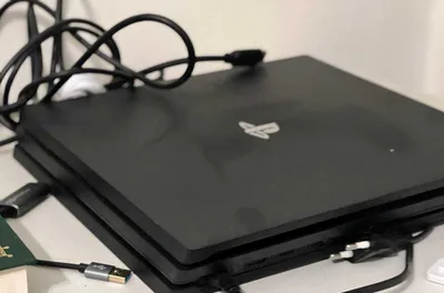 Playstation 4 Pro 1TB 1