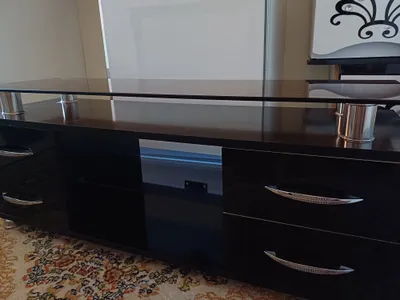 Televizor tumasi, tagligi 1