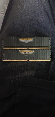 DDR4 320Mhz 32 GB (2×16) kompyuter uchun tezkor xotira