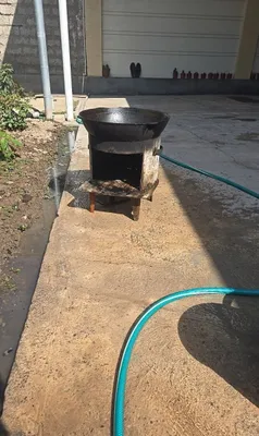 Продаётся чугунный казан с очагом 1