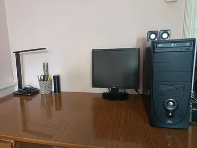 Продаётся компьютер LG со столом 1