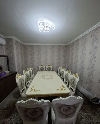 Продаётся комплект стола и стульев. 1