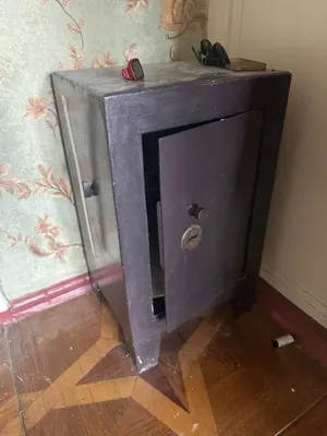 Сейф металлический 1