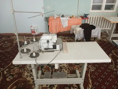 Продаётся швейная машина с оверлоком 1