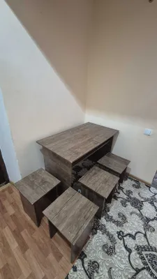 Парта с 4 стульями
