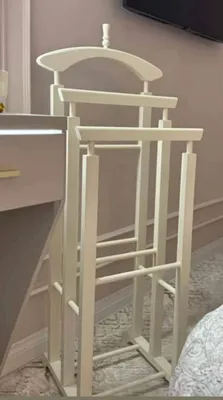 Kastyum shim oq, jemchug va sasna ranglari