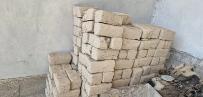 Loy blok sotiladi 220 dona narxi 2,500 soʻm 1