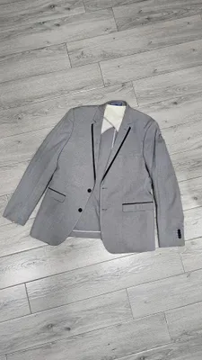 Продам пиджак б/у, светло серый 1
