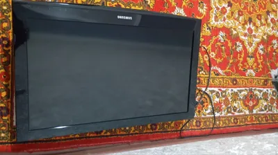 Телевизор Samsung, диагональ 81 см 1