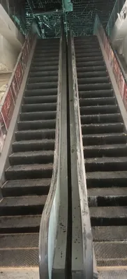 eskalator sotiladi 1