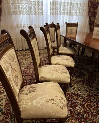 Стол и стулья, 12 штук, идеальное состояние 1