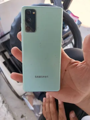Samsung S 20 FE в идеальном состоянии 1