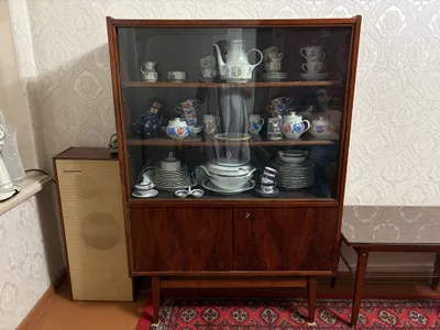 Сервант -2 штуки комплект Румыния продаются 1