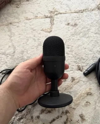 Razer Seiren mini 1
