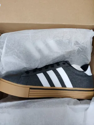Adidas Men's Daily 4.0 krossovkalari, 100% original, o‘lchami 43 1/3 1