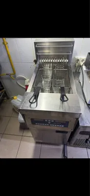 Фритюрница состояние нового , почти не использовали 750$