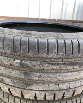 Продам 2 шины 265 40r22 pirelli 1