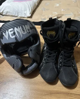 Боксёрская экипировка Venum: шлем и перчатки 1