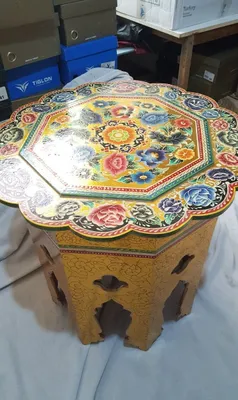 Саккиз оёкли декоратив стол. 1