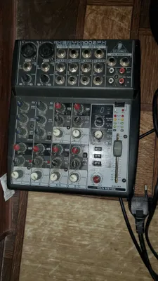 Miksher Behringer Xenyx 1002fx 1