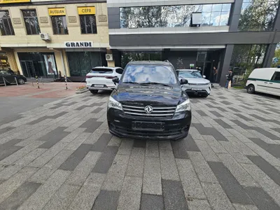 Dongfeng Glory 330S 1
