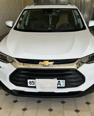 Oq rangli 2023-yilgi Chevrolet Tracker sotiladi 1