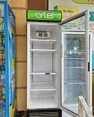Продаётся холодильник-витрина Artel 1